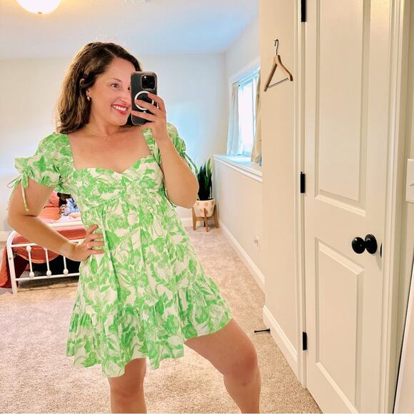 Tuckernuck Dresses & Skirts - Tuckernuck Mason Baker Green White Floral Cotton Puff Sleeve Sexy Mini Dress M